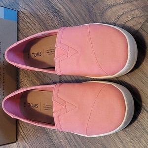 Toms slip on canvas shoes
